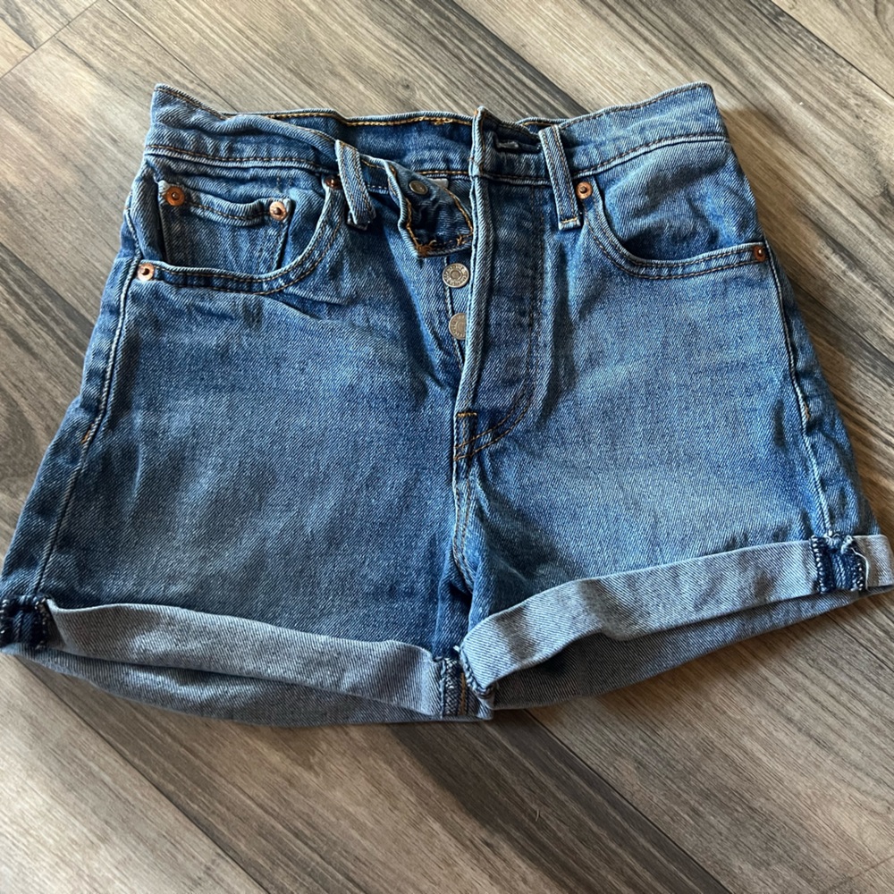 Levi’s 501 cuffed shorts